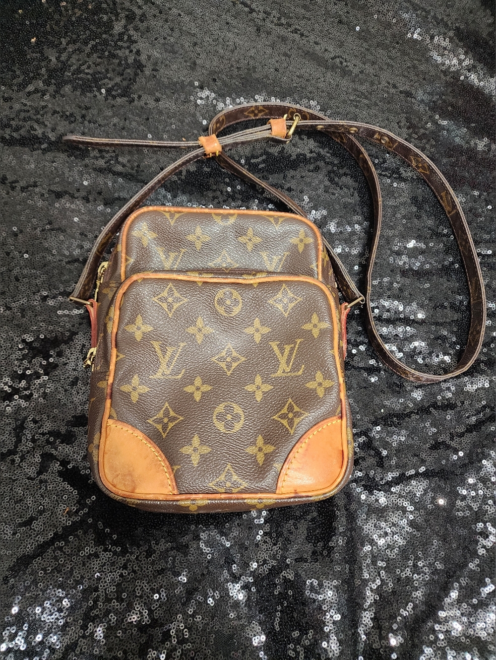 Louis Vuitton Monogram Crossbody Bag - Brown/Tan